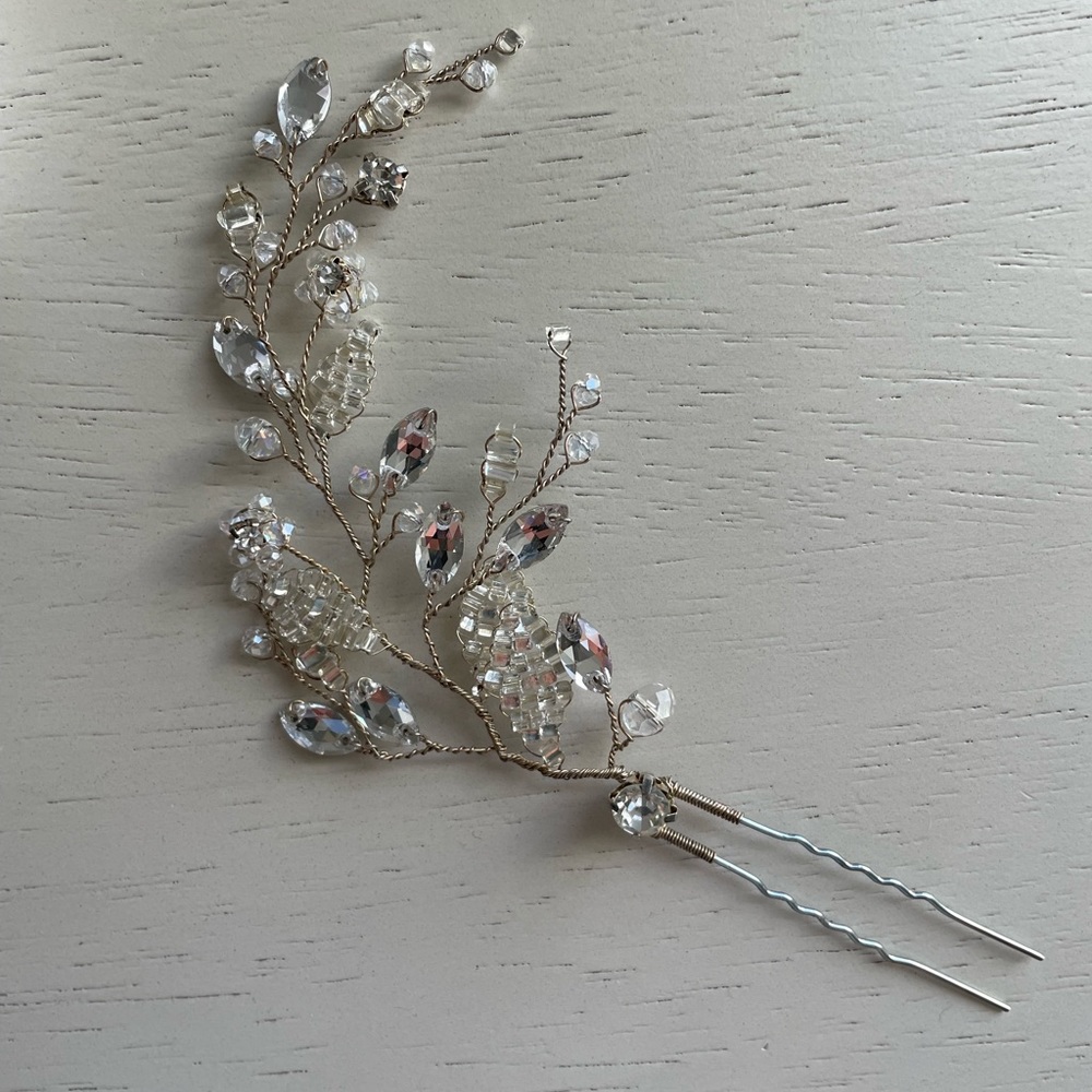 ENZE bridal hair accessory